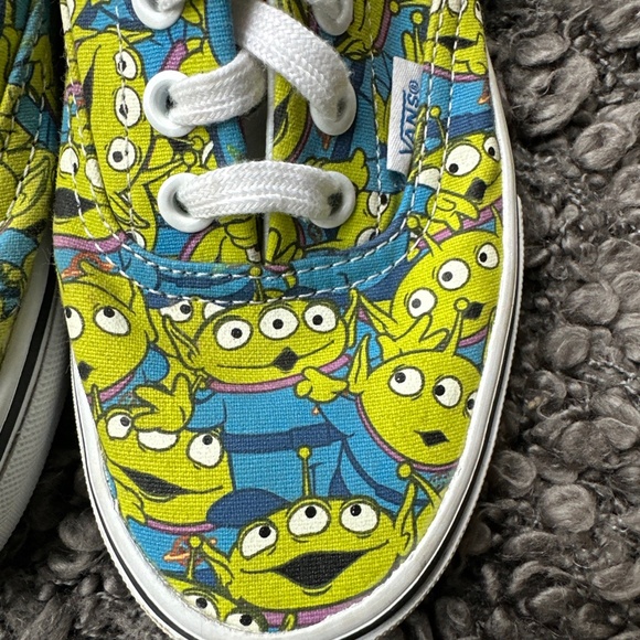 Vans X Toy Story Shoes Kids Size 4 Glow In The Dark Aliens Pixar Disney Collab - Picture 15 of 15